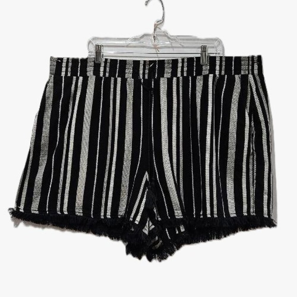 LANE BRYANT BLACK WHITE STRIPE FRINGED HEM TASSLE PULL ON SHORTS  2X  BOHO WOVEN